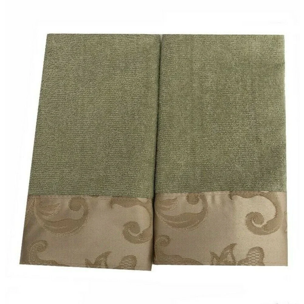 Avanti Amelia Fingertip Towels 11x18 Green Holiday Embellished Set of 2